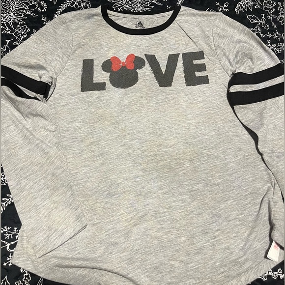 Gently Worn Disney Minnie Mouse Shirt - Picture 1 of 4